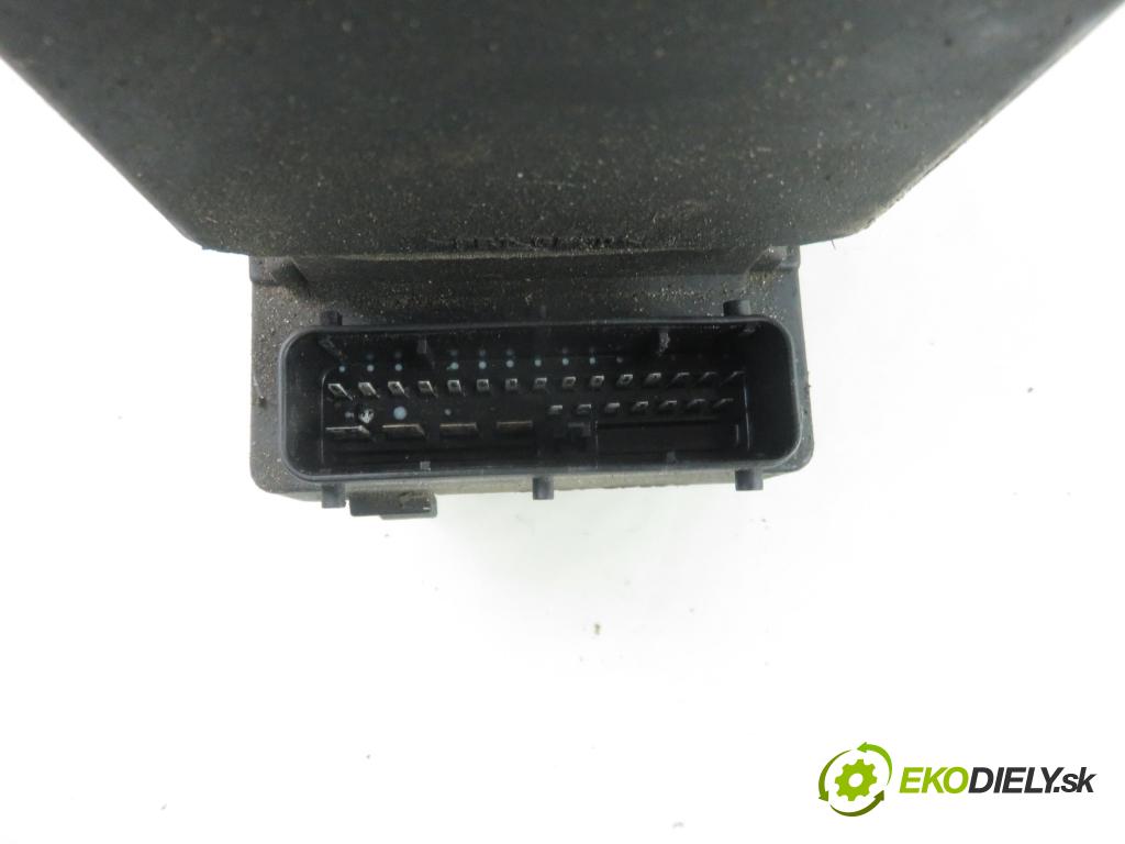 VW PASSAT B5 (3B2) SEDAN 1998 110,00 1.8 T - AEB 1781,00 Pumpa ABS 0273004133 ; 8E0614111P (Pumpy ABS)