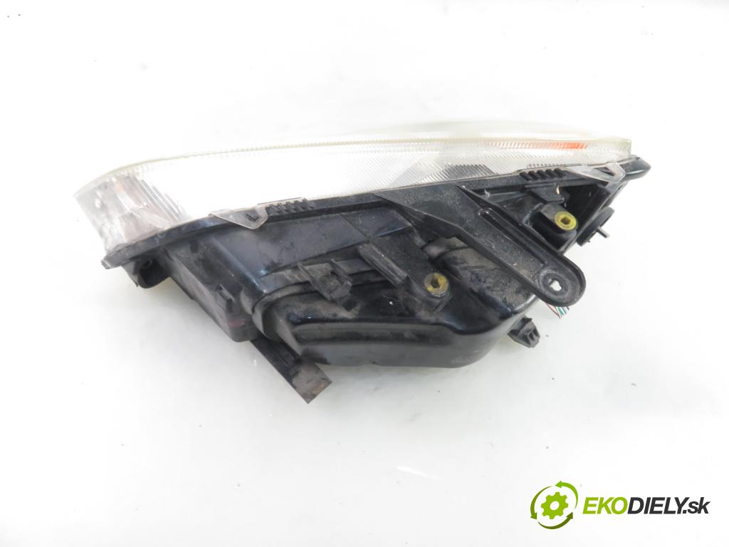 FORD FOCUS C-MAX (DM2) MINIVAN 2004 80,00 1.6 TDCi 109 - G8DB 1560,00 Svetlo PP
