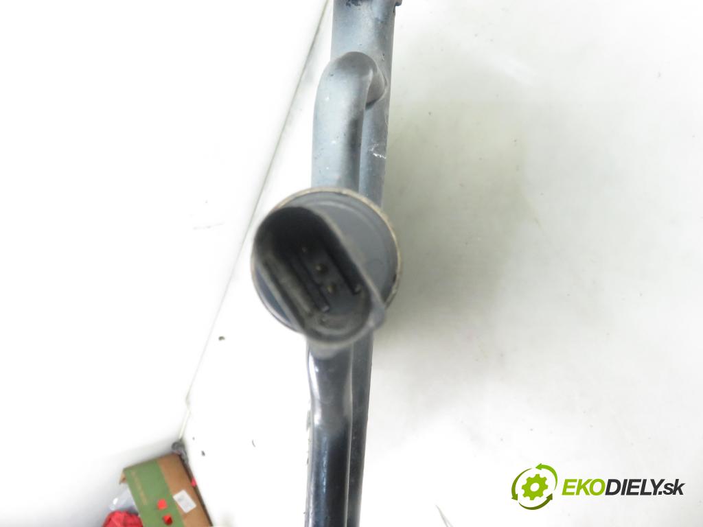 AUDI A4 (8E2, B6) SEDAN 2002 96,00 1.9 TDI PD 130 1896,00 chladič klimatizácie  (Chladiče klimatizácie)