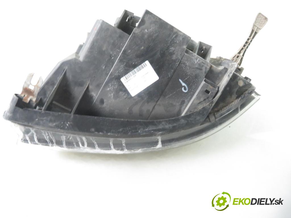 SEAT ALHAMBRA (7V8, 7V9) MINIVAN 2002 85,00 2.0 i - ATM 1984,00 Svetlo PP 0301182212 ; 7M7941016L