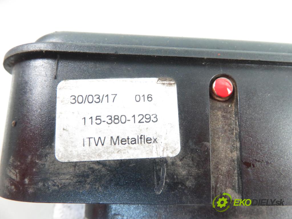 LINDE R14 WÓZEK WYSOKIEGO SKŁADOWANIA 2005 14,00 LINDE AP 108-K1 14kW 0,00 vypínač / prepínač 1153801293