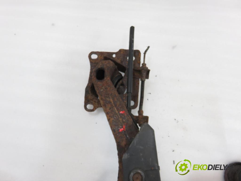 SKODA OCTAVIA I Combi (1U5) KOMBI 2003 74,00 1.9 TDI 4x4 - ATD 1896,00 zadné