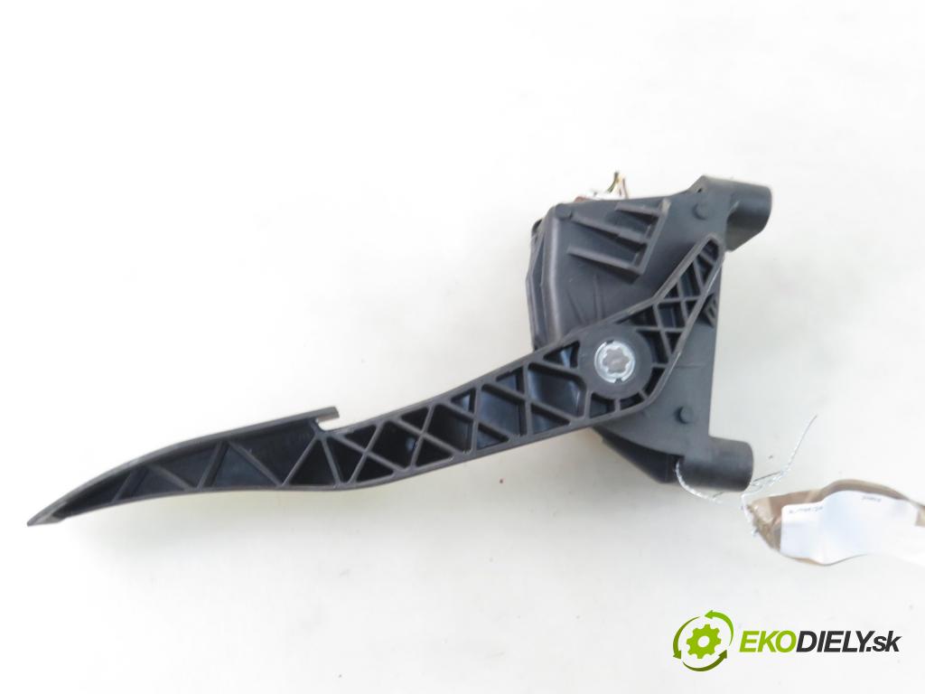 OPEL ASTRA H (A04) HB 2004 74,00 1.7 CDTI 100 - Z 17 DTH 1686,00 Potenciometer plynu 01094604 (Pedále)