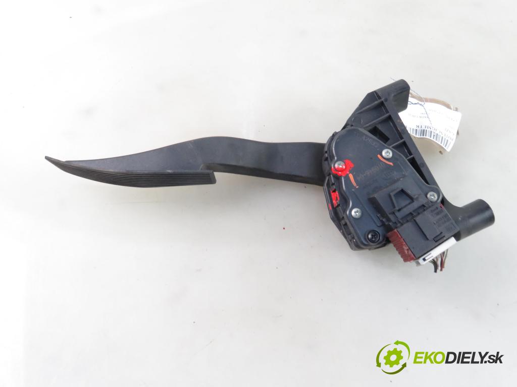 OPEL ASTRA H (A04) HB 2004 74,00 1.7 CDTI 100 - Z 17 DTH 1686,00 Potenciometer plynu 01094604 (Pedále)