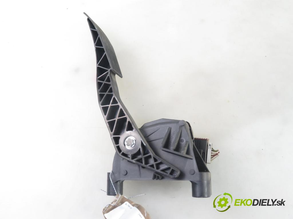 OPEL ASTRA H (A04) HB 2004 74,00 1.7 CDTI 100 - Z 17 DTH 1686,00 Potenciometer plynu 01094604 (Pedále)