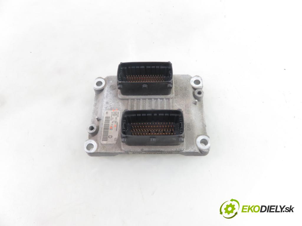 FIAT STILO (192_) HB 2005 66,00 1.4 16V - 192 B2.000 1368,00 Riadiaca jednotka Motor 0261208694 ; 00551947360