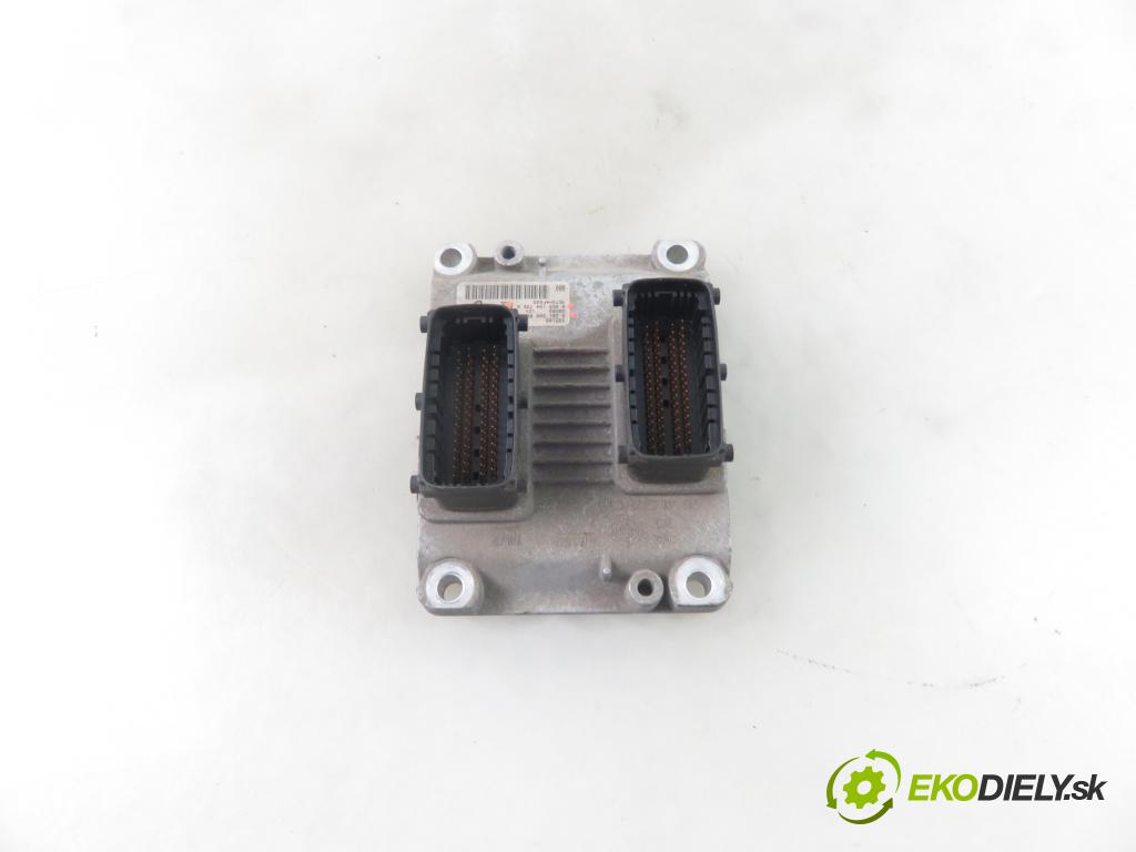 FIAT STILO (192_) HB 2005 66,00 1.4 16V - 192 B2.000 1368,00 Riadiaca jednotka Motor 0261208694 ; 00551947360