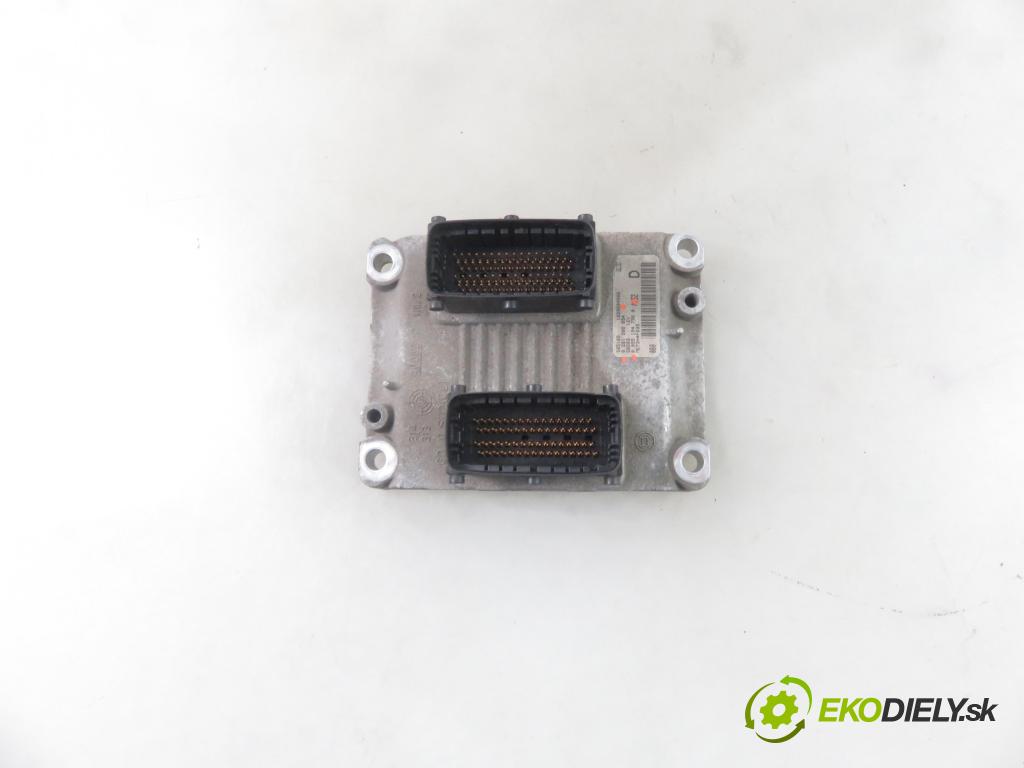 FIAT STILO (192_) HB 2005 66,00 1.4 16V - 192 B2.000 1368,00 Riadiaca jednotka Motor 0261208694 ; 00551947360