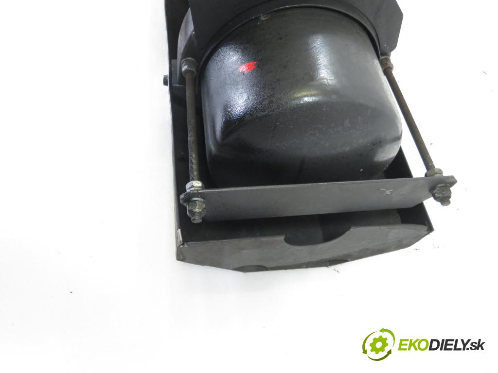 IVECO DAILY VI Furgon FURGON 2020 100,00 3.0 NaturalPower 136 - F1CFA401C 2998,00 nádrž plynova / valec 504035442