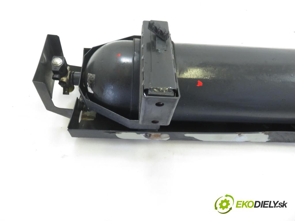 IVECO DAILY VI Furgon FURGON 2020 100,00 3.0 NaturalPower 136 - F1CFA401C 2998,00 nádrž plynova / valec 504035442