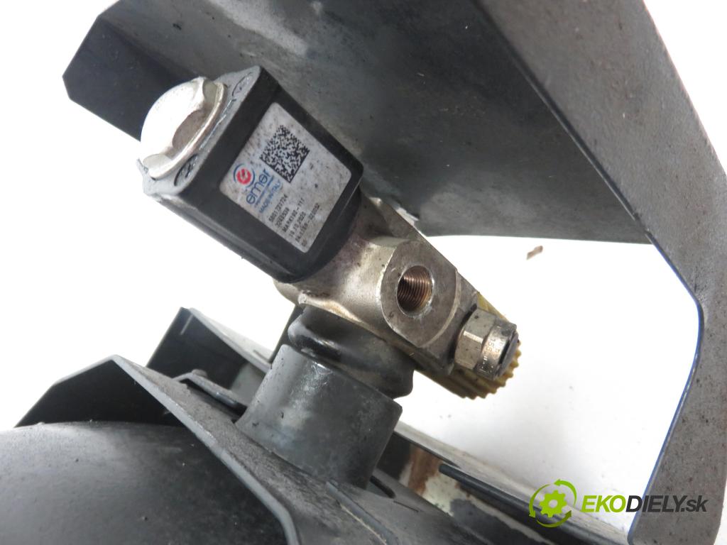 IVECO DAILY VI Furgon FURGON 2020 100,00 3.0 NaturalPower 136 - F1CFA401C 2998,00 nádrž plynova / valec 504035442