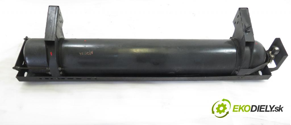 IVECO DAILY VI Furgon FURGON 2020 100,00 3.0 NaturalPower 136 - F1CFA401C 2998,00 nádrž plynova / valec 504035442