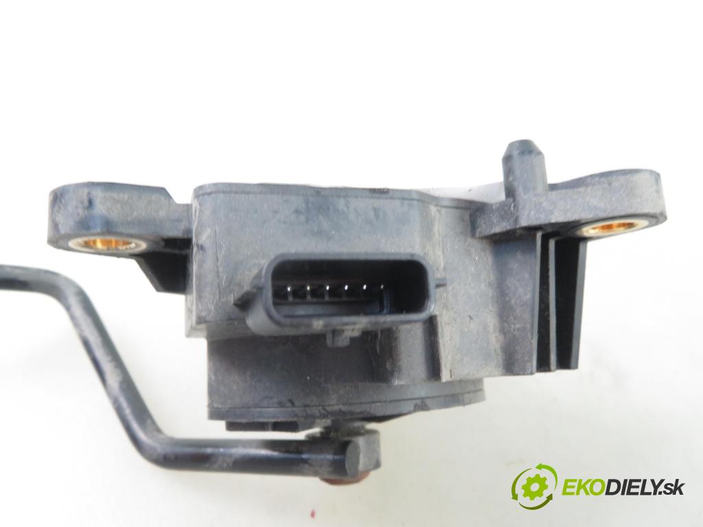 RENAULT SCENIC II (JM0/1_) MINIVAN 2004 88,00 1.9 DCI - F9Q 812 1870,00 Potenciometer plynu 8200159645 (Pedále)