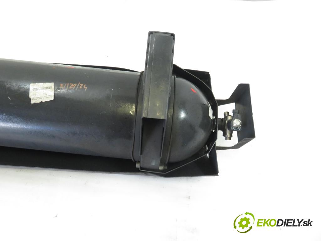 IVECO DAILY VI Furgon FURGON 2020 100,00 3.0 NaturalPower 136 - F1CFA401C 2998,00 nádrž plynova / valec