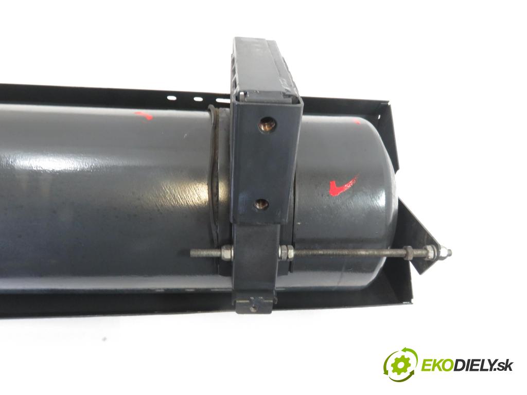 IVECO DAILY VI Furgon FURGON 2020 100,00 3.0 NaturalPower 136 - F1CFA401C 2998,00 nádrž plynova / valec