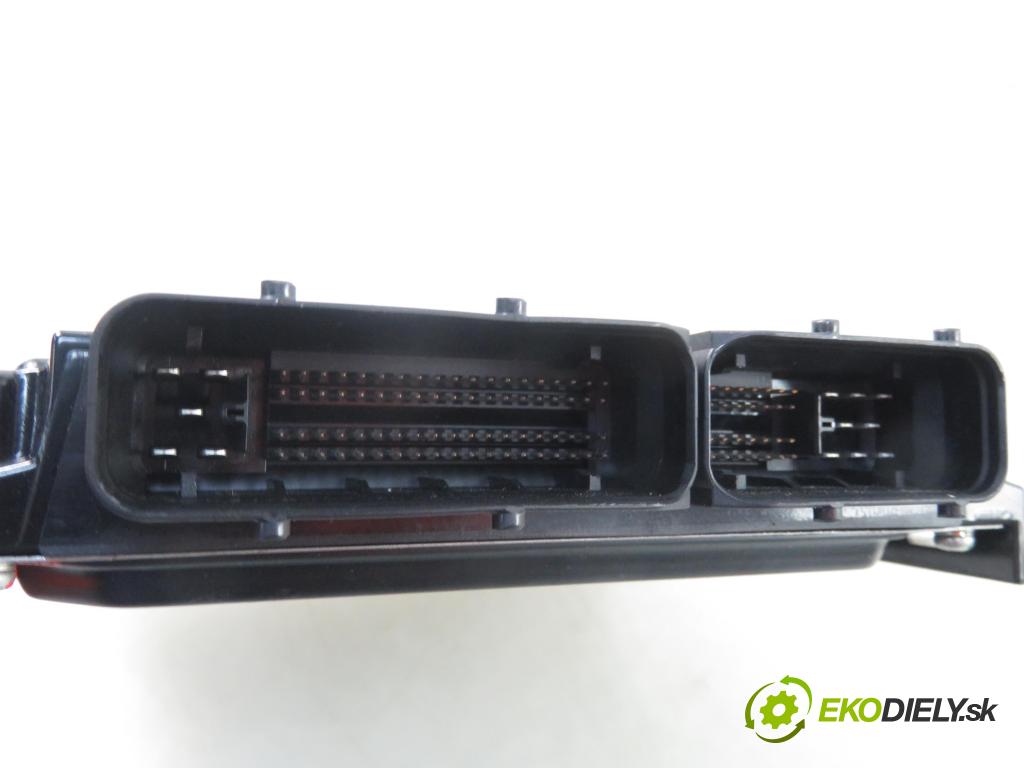 MAZDA 5 (CR19) MINIVAN 2006 81,00 2.0 MZR-CD 110 - RF7J 1998,00 Riadiaca jednotka Motor 2758006458 ; RF7N18881L