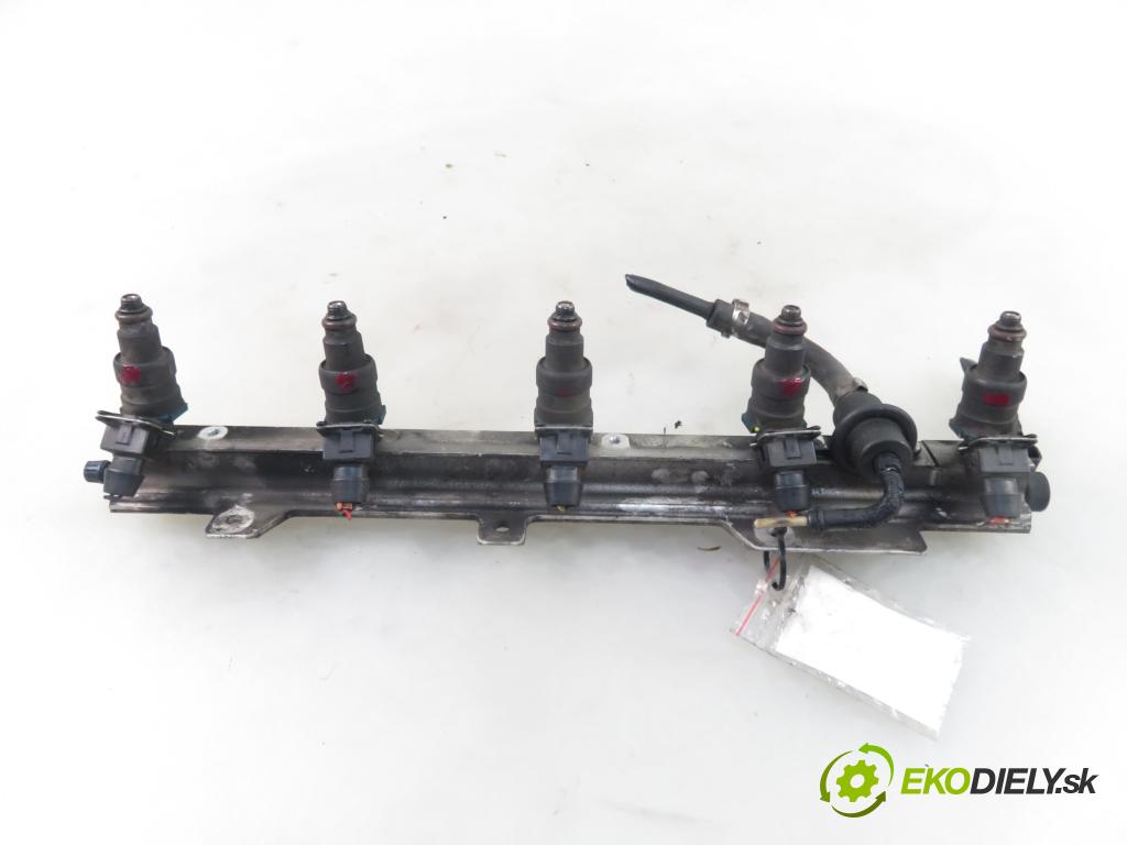 VOLVO V70 I (875, 876) KOMBI 1997 106,00 2.4 144 -  B 5252 FS 2435,00 Lišta vstrekovacia 1389563 ; 1270570 (Vstrekovacie lišty)