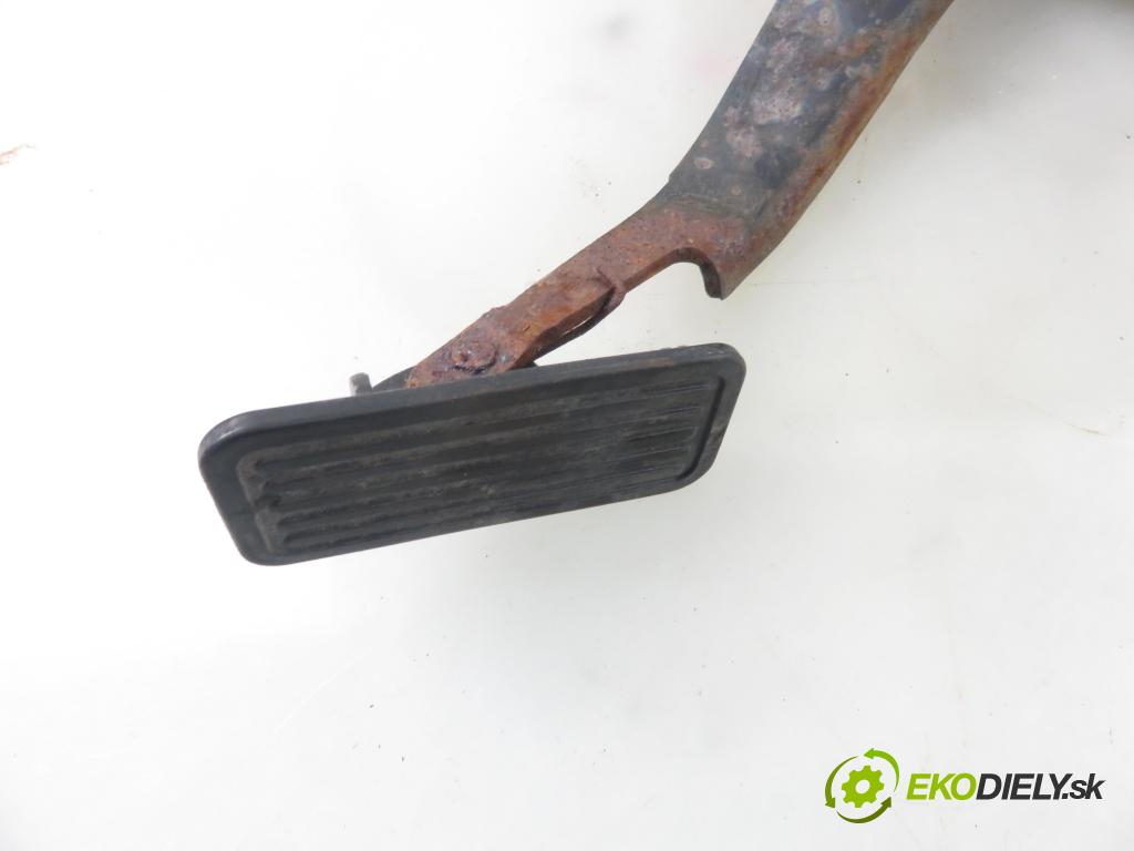 HUMMER HUMMER H2 SUV 2005 249,00 6.0 AWD - LQ4 5967,00 Potenciometer plynu  (Pedále)