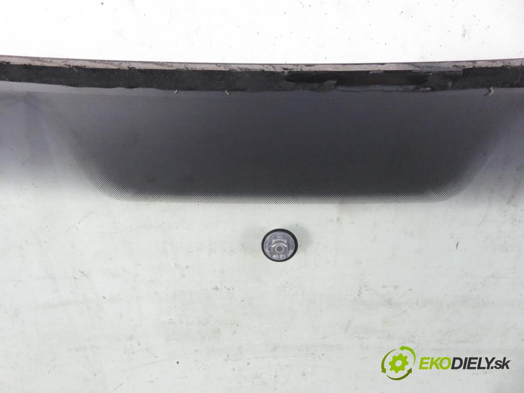 SKODA OCTAVIA II (1Z3) LIFTBACK 2006 75,00 1.6 - BSE 1595,00 Okno čelná 