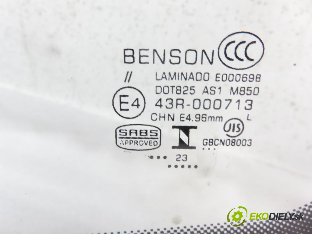 SKODA OCTAVIA II (1Z3) LIFTBACK 2006 75,00 1.6 - BSE 1595,00 Okno čelná