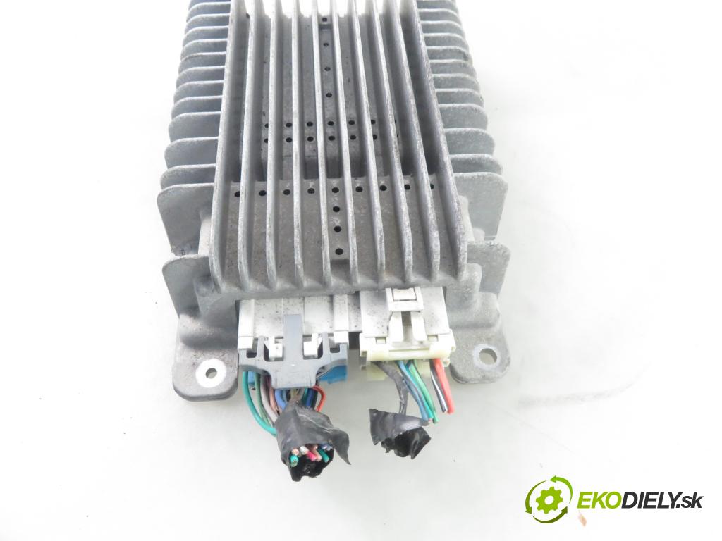 HUMMER HUMMER H2 SUV 2005 249,00 6.0 AWD - LQ4 5967,00 Zosilňovač 15113803 (Zosilňovače)