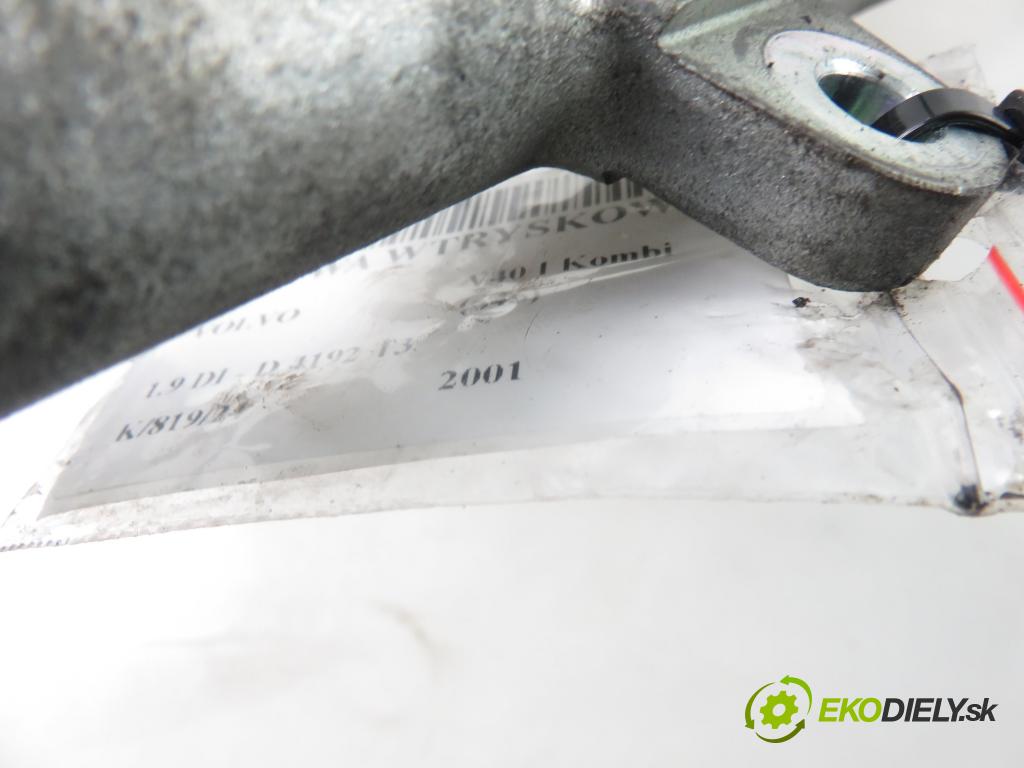 VOLVO V40 Kombi (645) KOMBI 2001 85,00 1.9 DI 116 - D 4192 T3 1870,00 Lišta vstrekovacia 7700111013 ; 0445214015 ; 0281002522 (Vstrekovacie lišty)