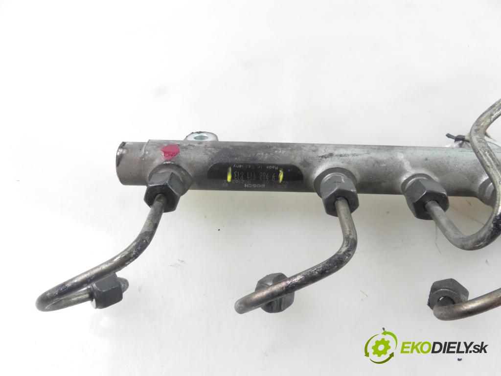 VOLVO V40 Kombi (645) KOMBI 2001 85,00 1.9 DI 116 - D 4192 T3 1870,00 Lišta vstrekovacia 7700111013 ; 0445214015 ; 0281002522 (Vstrekovacie lišty)