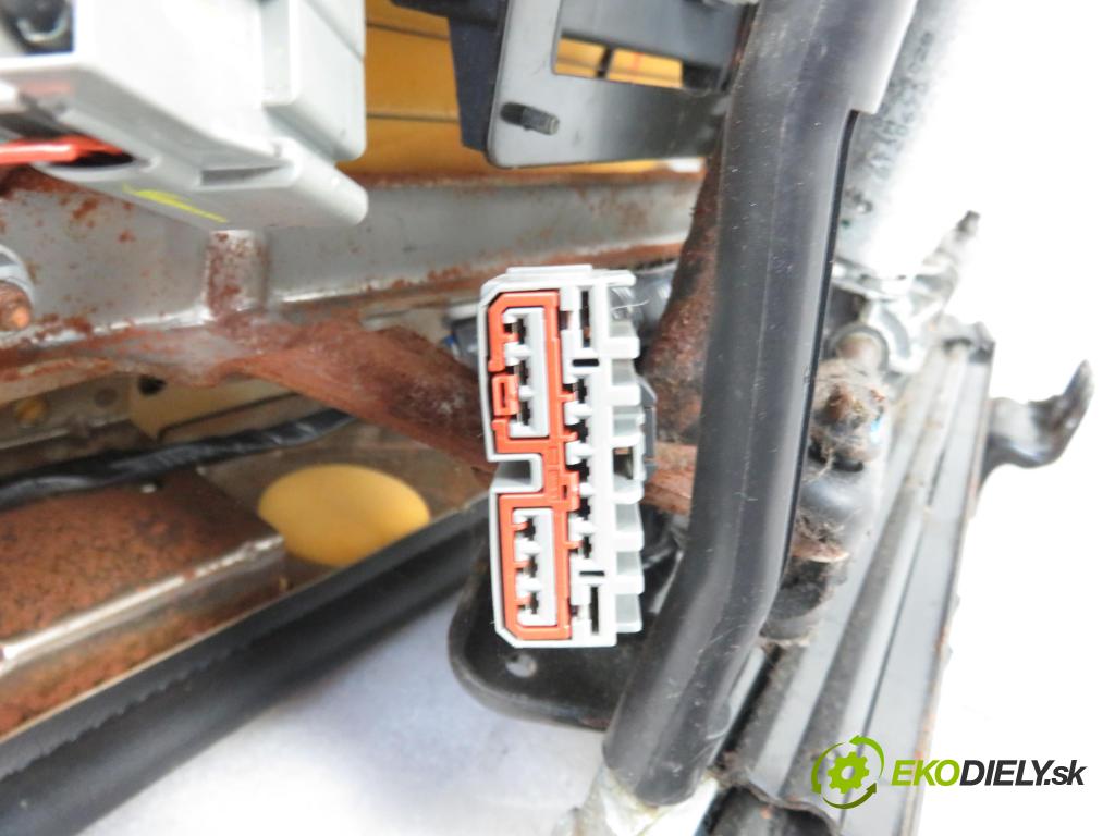 HUMMER HUMMER H2 SUV 2005 249,00 6.0 AWD - LQ4 5967,00 Sedadlo šoféri