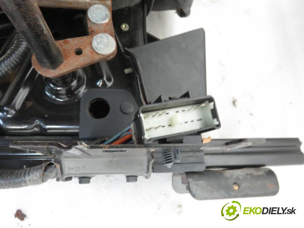 HUMMER HUMMER H2 SUV 2005 249,00 6.0 AWD - LQ4 5967,00 Sedadlo CESTUJÚCI/PP