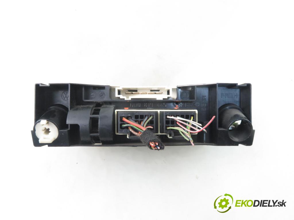 VW POLO (9N_) HB 2003 40,00 1.2 6V 54 - AWY 1198,00 Panel kúrenia 6Q0819445