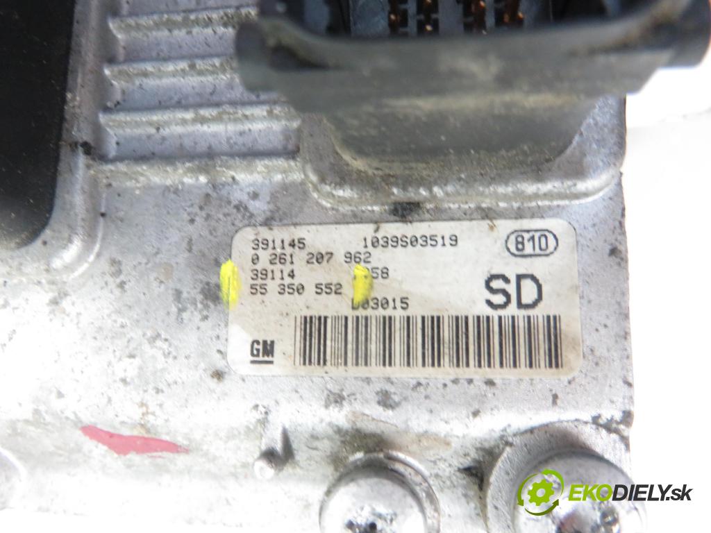 OPEL CORSA C (X01) HB 2003 55,00 1.2 16V 75 - Z 12 XE 1199,00 Riadiaca jednotka Motor 55350552