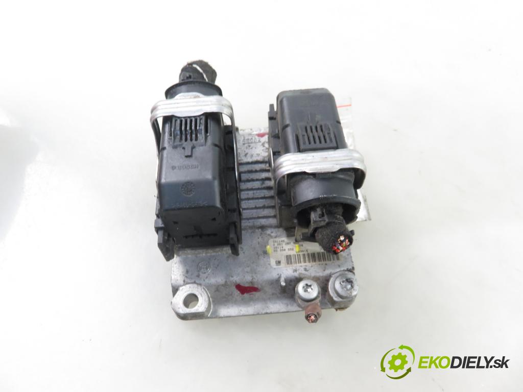 OPEL CORSA C (X01) HB 2003 55,00 1.2 16V 75 - Z 12 XE 1199,00 Riadiaca jednotka Motor 55350552