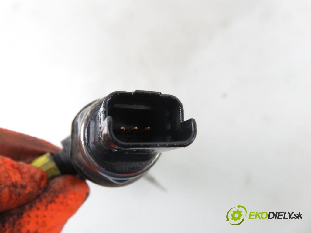 PEUGEOT PARTNER Skrzynia KOMBIVAN 2011 66,00 1.6 HDi 16V - 9HS (DV6TED4BU) 1560,00 Lišta vstrekovacia 9654592680  ; 9655465480 (Vstrekovacie lišty)