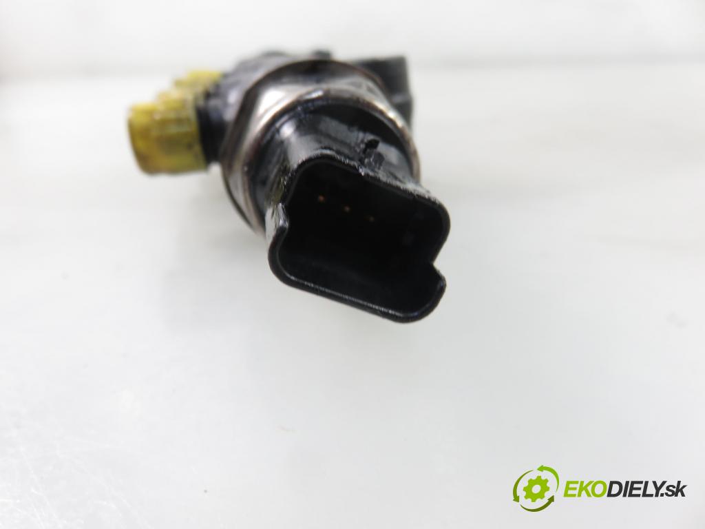 PEUGEOT PARTNER Skrzynia KOMBIVAN 2011 66,00 1.6 HDi 16V - 9HS (DV6TED4BU) 1560,00 Lišta vstrekovacia 9654592680  ; 9655465480 (Vstrekovacie lišty)