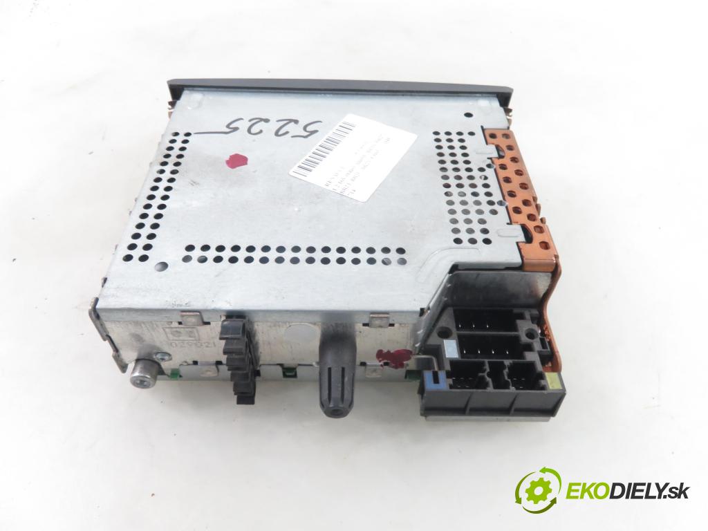 RENAULT CLIO II (BB_, CB_) HB 2001 55,00 1.2 16V (BB05, BB0W, BB11, BB27, BB2T, BB2U, BB2V, 1149,00 RADIO CD Modul 8200057673A