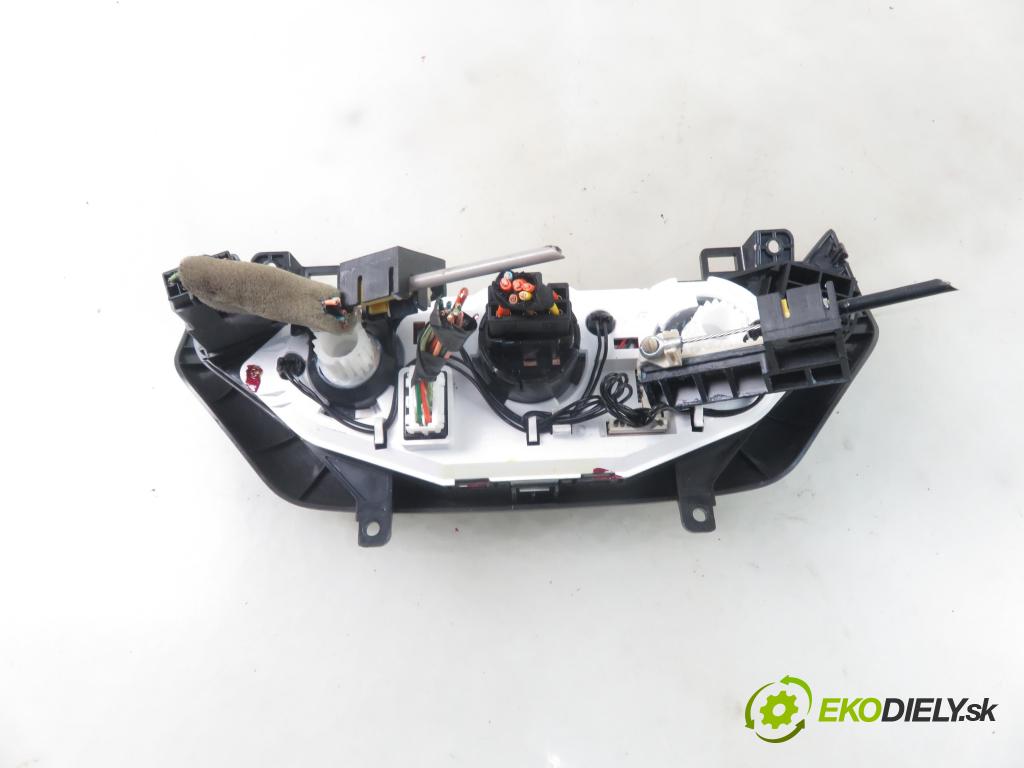 CHEVROLET AVEO / KALOS liftback (T250, T255) HB 2011 55,00 1.2 S-TEC II - B12D1 1206,00 Panel kúrenia KLIMATIZACE: