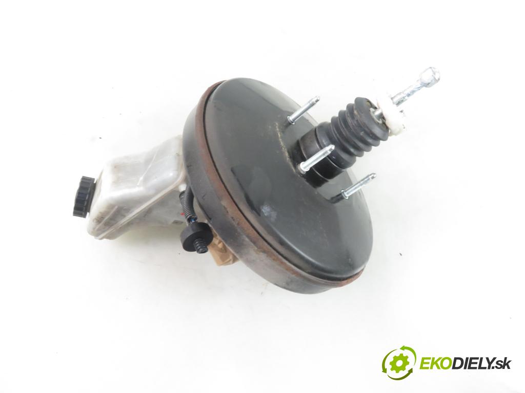 OPEL CORSA D (S07) HB 2007 44,00 1.0 12V 60 - Z 10 XEP 998,00 Posilovač 0204051131 ; 55701939AA (Servočerpadlá, pumpy riadenia)