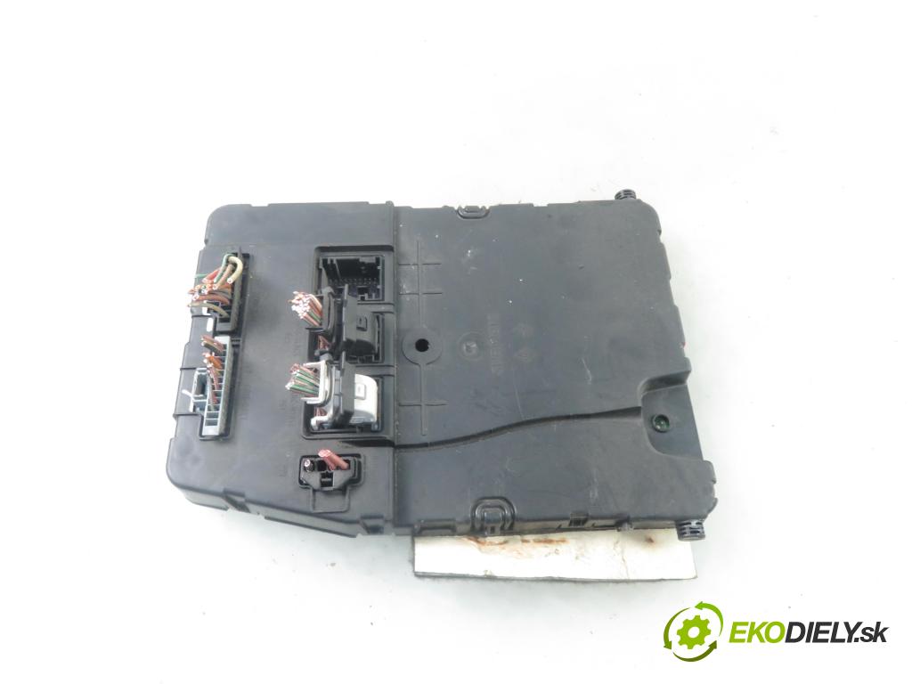 RENAULT MEGANE II (BM0/1_, CM0/1_) HB 2004 88,00 1.9 dCi 120 - F9Q 800 1870,00 MODUL BSI 8200309690 ; S118400220D