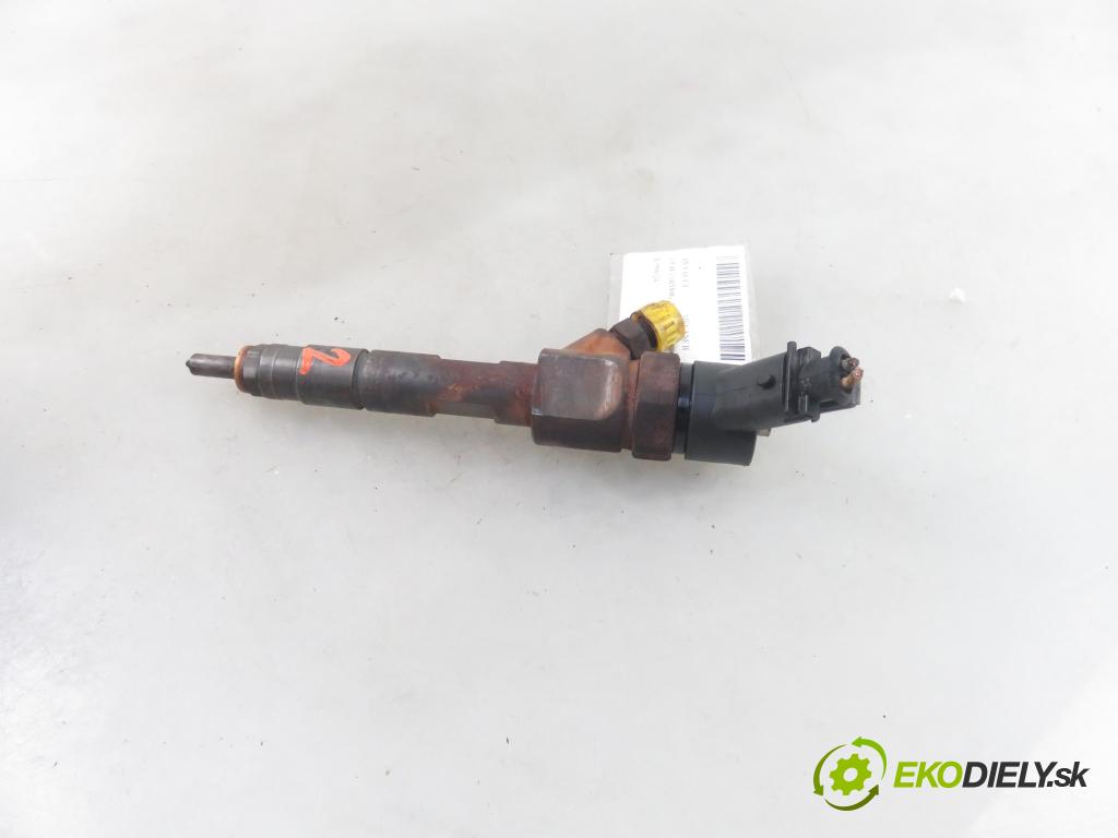 RENAULT MEGANE II (BM0/1_, CM0/1_) HB 2004 88,00 1.9 dCi 120 - F9Q 800 1870,00 vstrekovač 0445110110B ; 8200100272 (Vstrekovače)
