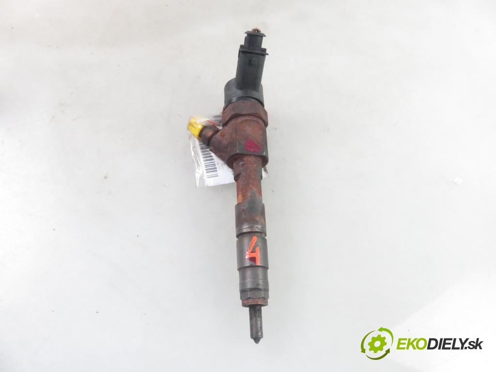 RENAULT MEGANE II (BM0/1_, CM0/1_) HB 2004 88,00 1.9 dCi 120 - F9Q 800 1870,00 vstrekovač 0445110110B ; 8200100272 (Vstrekovače)