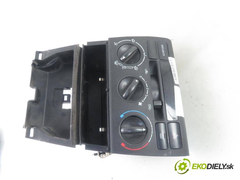 TOYOTA COROLLA kombi (_E12_) KOMBI 2004 66,00 2.0 D-4D (CDE120_) - 1CD-FTV 1995,00 Panel kúrenia KLIMATIZACE: 5541102180