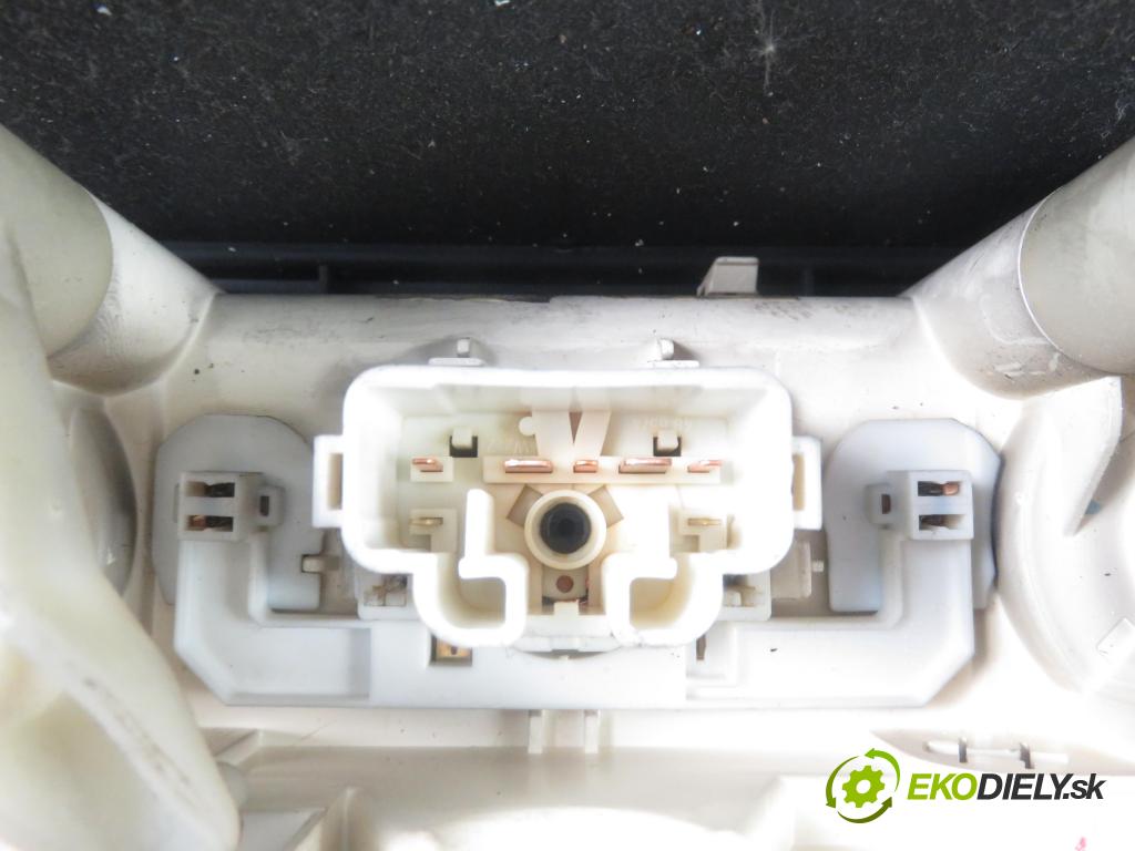 TOYOTA COROLLA kombi (_E12_) KOMBI 2004 66,00 2.0 D-4D (CDE120_) - 1CD-FTV 1995,00 Panel kúrenia KLIMATIZACE: 5541102180