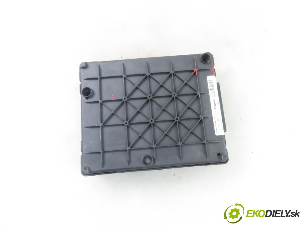 RENAULT SCENIC I (JA0/1_) MINIVAN 2003 102,00 2.0 16V 139 - F4R 746 1998,00 MODUL BSI 8200029342B ; S108502610G