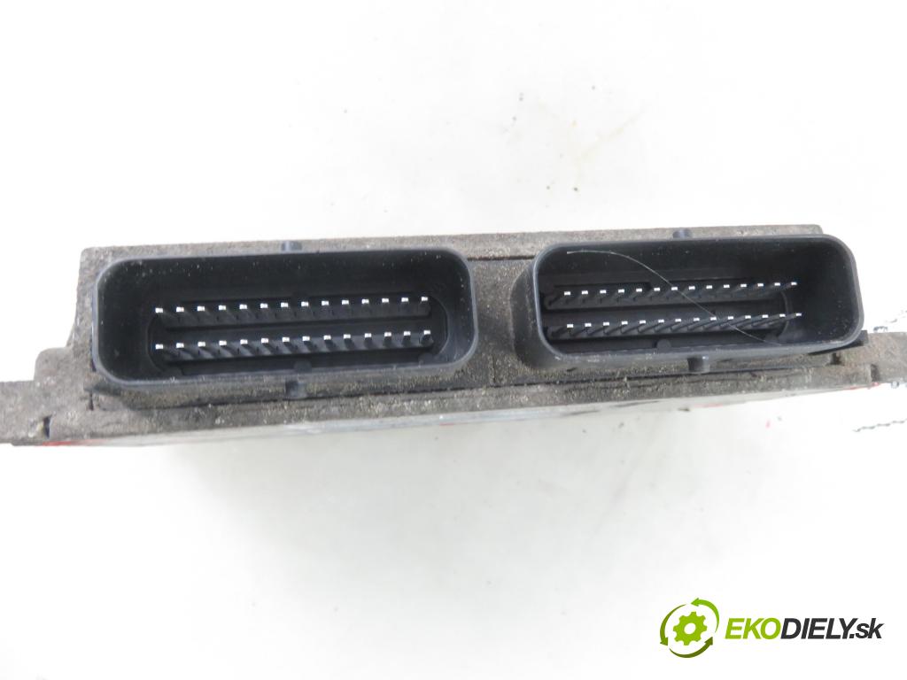 RENAULT SCENIC I (JA0/1_) MINIVAN 2003 102,00 2.0 16V 139 - F4R 746 1998,00 Riadiaca jednotka prevodovky 8200247942 ; 8200038888 ; S118057006C