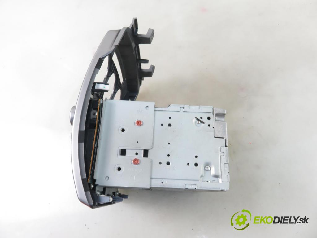 MAZDA 5 (CR19) MINIVAN 2008 107,00 2 - LFF7 1999,00 RADIO CD 14797325