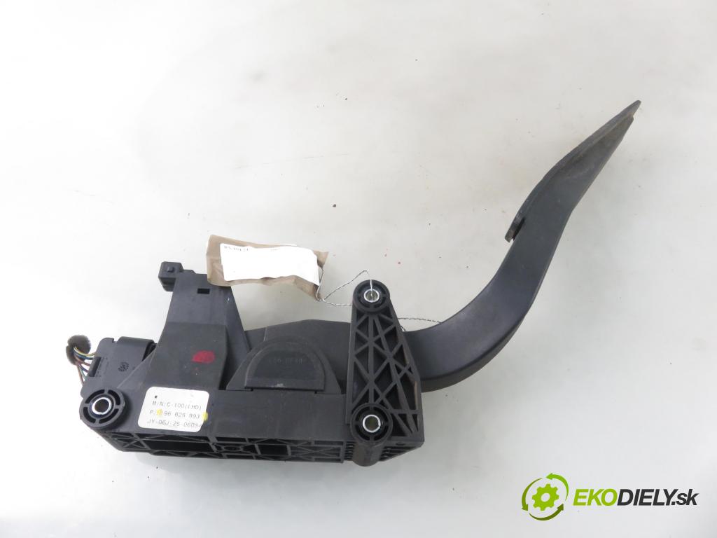 OPEL ANTARA A (L07) SUV 2007 110,00 2.0 CDTI 4x4 - Z 20 DMH 1991,00 Potenciometer plynu 96625893 (Pedále)