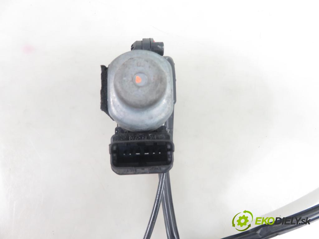 RENAULT MEGANE II (BM0/1_, CM0/1_) HB 2003 83,00 1.6 16V 113 - K4M 760 1598,00 Mechanizmus okien 3D 128000472 ; 400795C