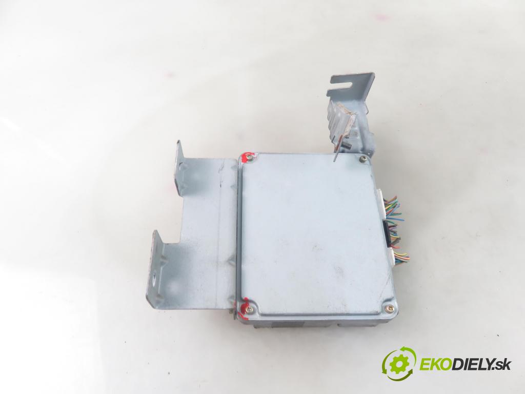 MAZDA DEMIO (DW) HB 2000 0,00 1.3 16V - B3 ME 1324,00 Riadiaca jednotka Motor 2797000991 ; B5E118881B