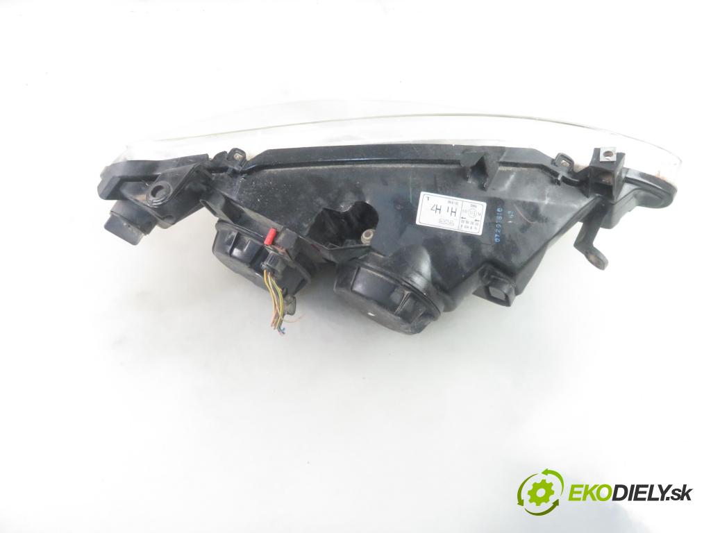 PEUGEOT 307 (3A/C) HB 2001 0,00 2.0 16V - RFN (EW10J4) 1997,00 Svetlo LP