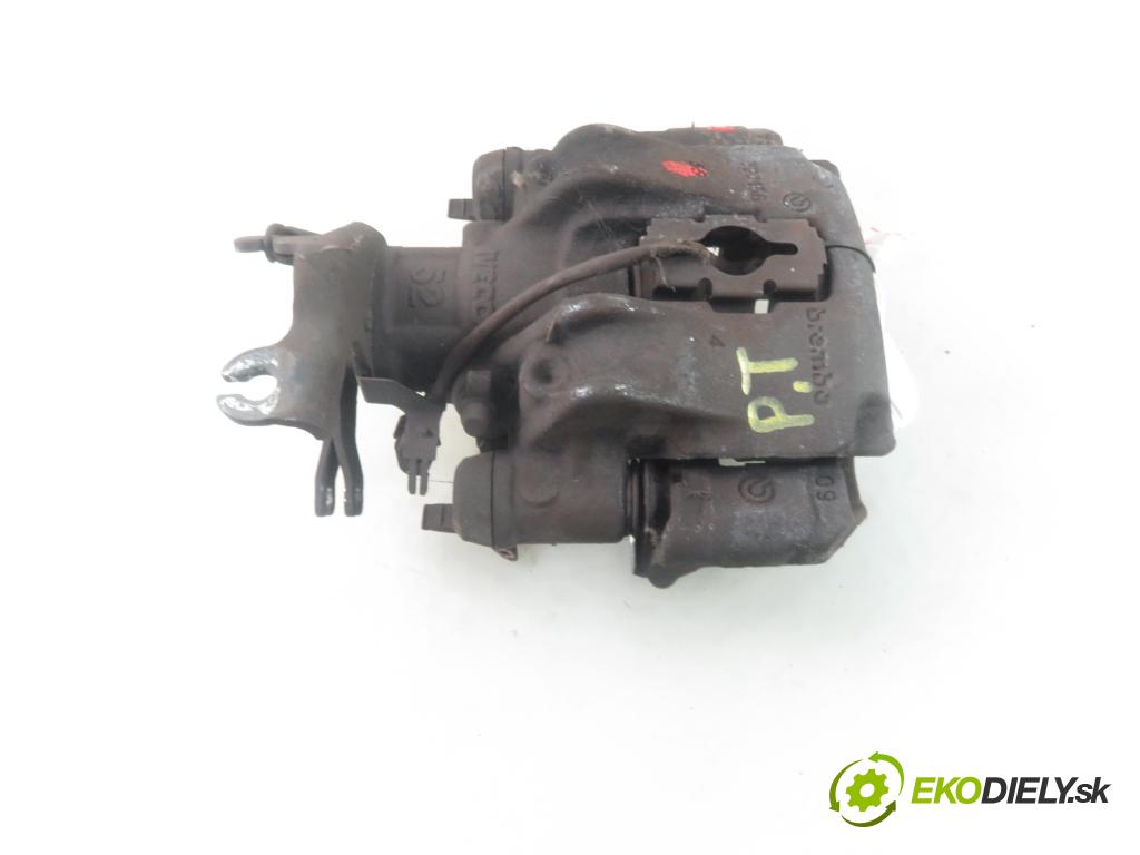 IVECO DAILY VI Furgon FURGON 2020 100,00 3.0 NaturalPower 136 - F1CFA401C 2998,00 Brzdič strmeň pravé zadné